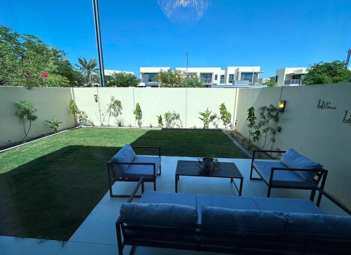 4br In Hills Estate
